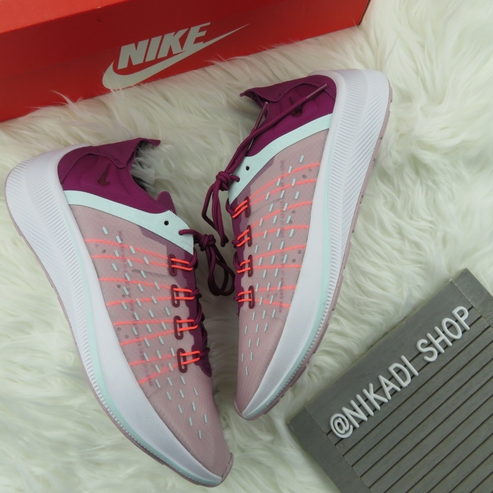 Nike Flyknit EXP X14 Sneakers